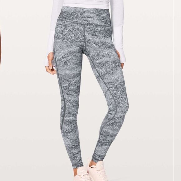 Lululemon Stop Drop & Squat Tight 28"
Area Ice Grey - Picture 1 of 8